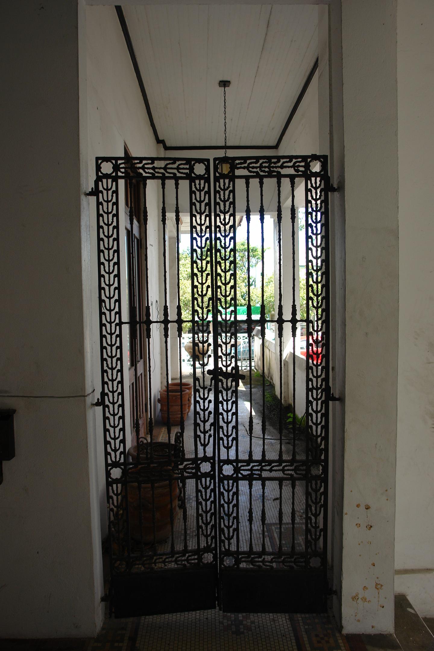 Residencia Dr. Eugenio Fernández García - Ponce de León 652 - San Juan (Miramar) - 2012 00027